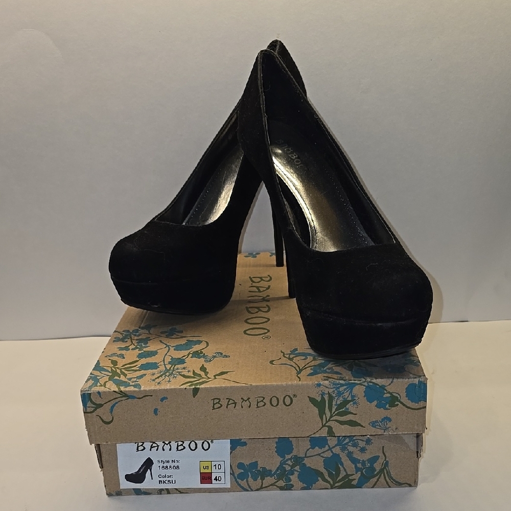 Bamboo Women's 10 Black Platform Heels EUC